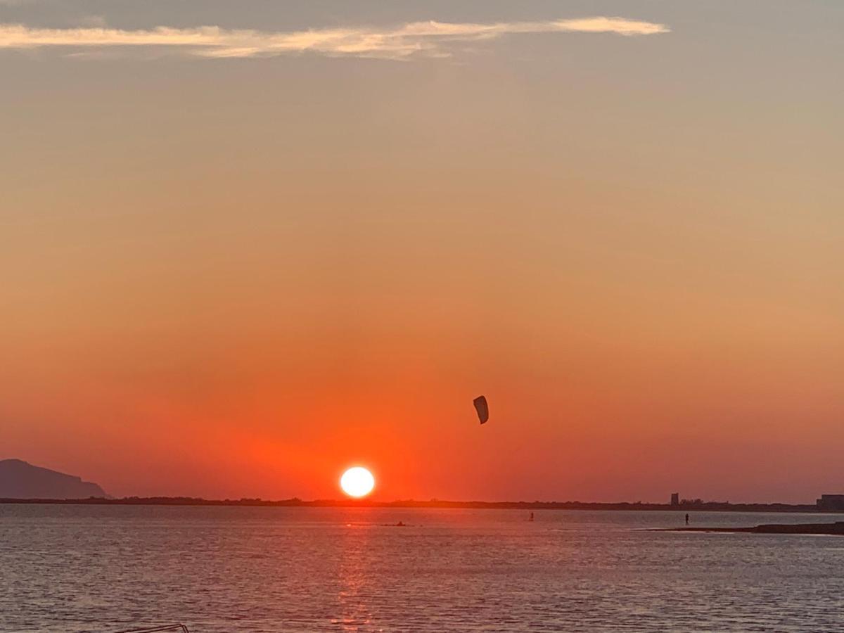 Sunset Wave - Stagnone Kitesurf Village Birgi Vecchi Exterior foto